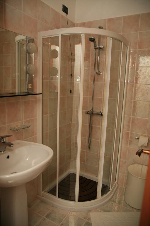 Albergo Benito Ponte nellʼAlpi Екстериор снимка