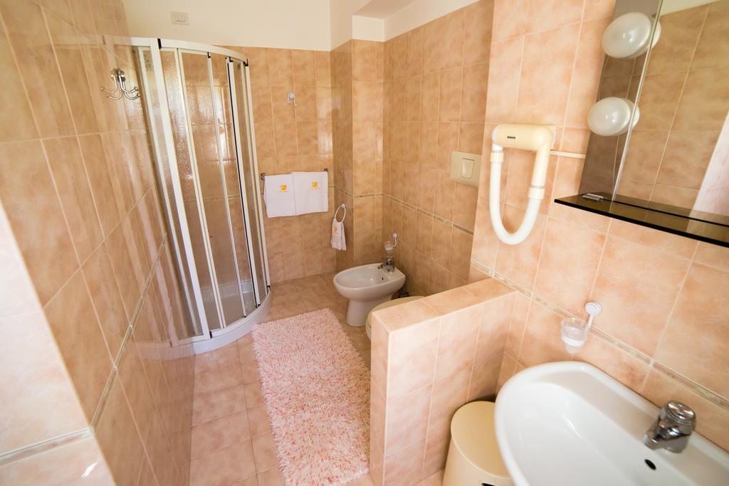 Albergo Benito Ponte nellʼAlpi Екстериор снимка