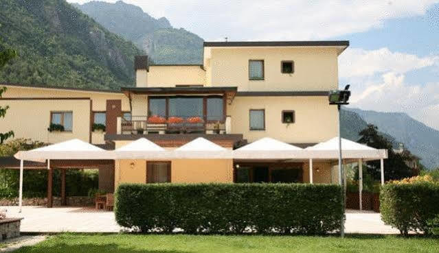 Albergo Benito Ponte nellʼAlpi Екстериор снимка